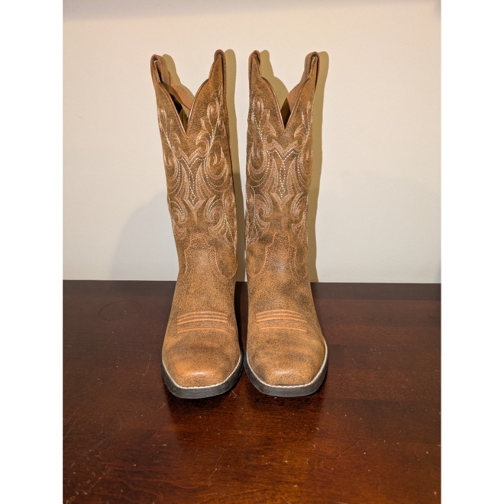 Classic Women's Tan Western Cowboy Boots